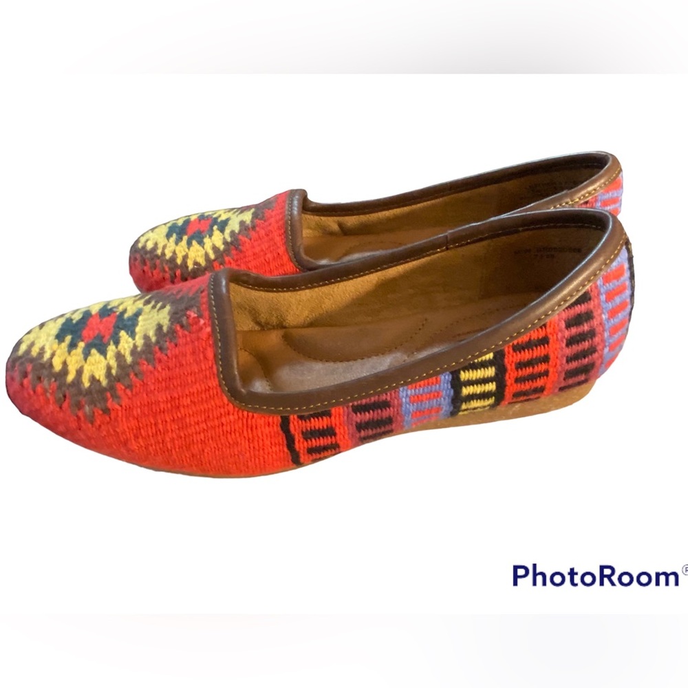 Born Giselle  shoe slip on 7